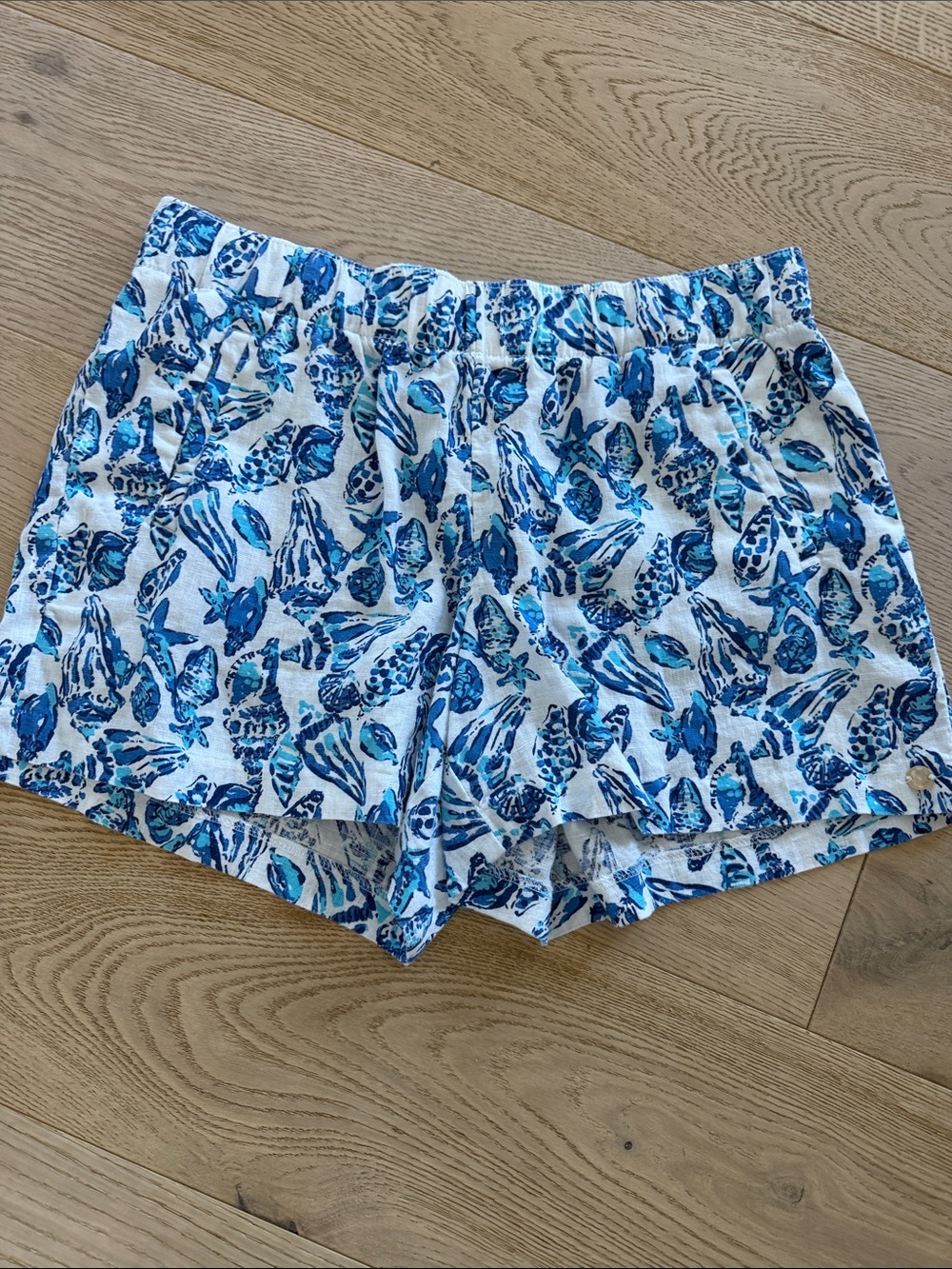 Lilly Pulitzer Lilo Linen Shorts in Resort White Shell Collector Medium Pull On - Picture 3 of 7